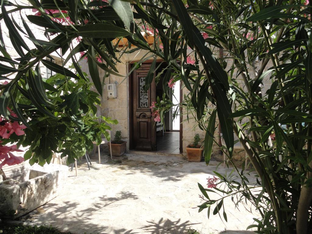 Villa קמילרי מראה חיצוני תמונה
